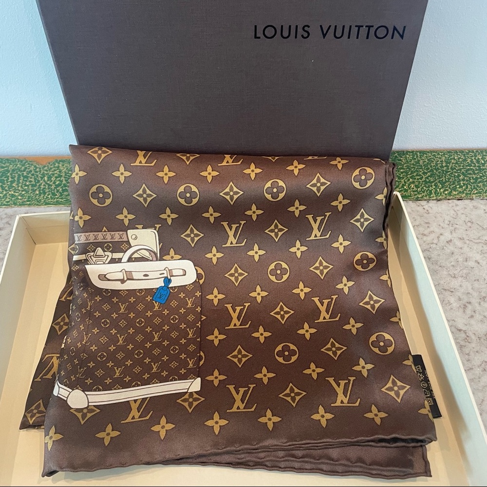 Louis Vuitton Monogram Brown Trunks Silk Square Scarf new without tags! - Picture 3 of 15